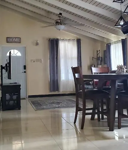 Сasa de vacaciones Hillside Sunrise, 2 Bed 2 Bath In Gated Community, Close To Beach, Food, Clubs & Shopping Free Parking, Free Wi-fi *