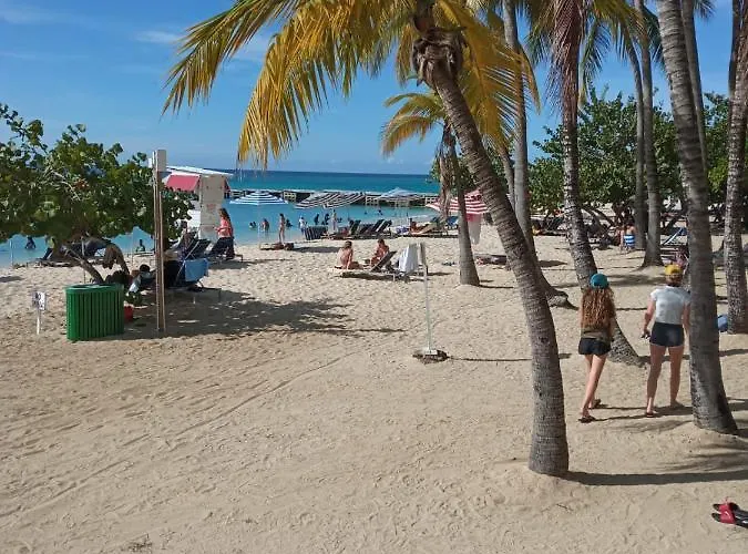 Сasa de vacaciones Hillside Sunrise, 2 Bed 2 Bath In Gated Community, Close To Beach, Food, Clubs & Shopping Free Parking, Free Wi-fi *